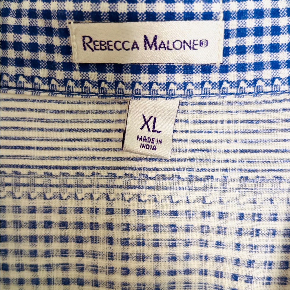 XL Crisp Cotton Button Down Top - Picture 4 of 5